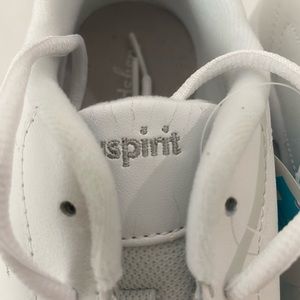 Easy Spirit size 8 M new in the box